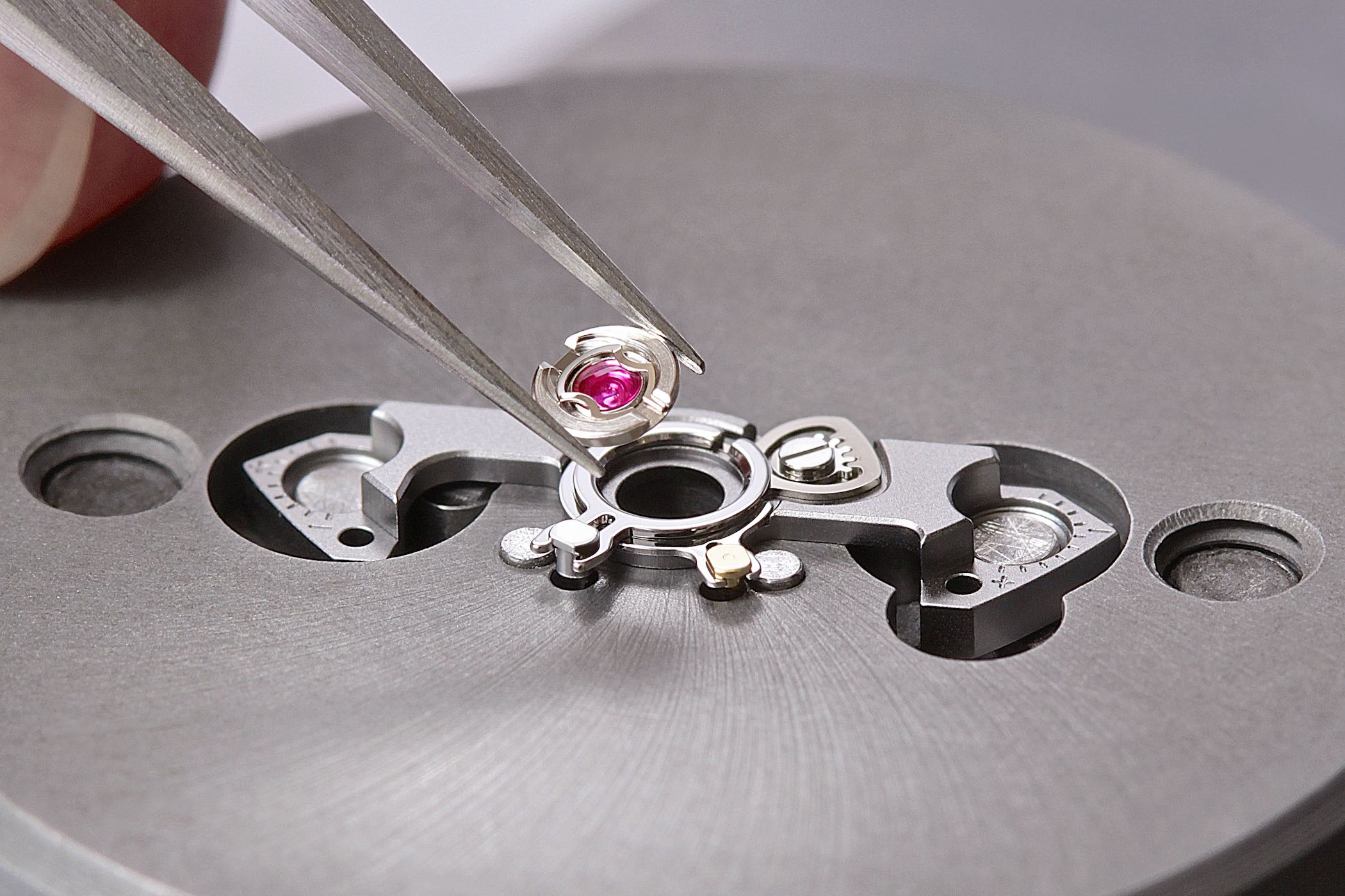 Incabloc Basics (A Beginners Look at This Watch Protection)