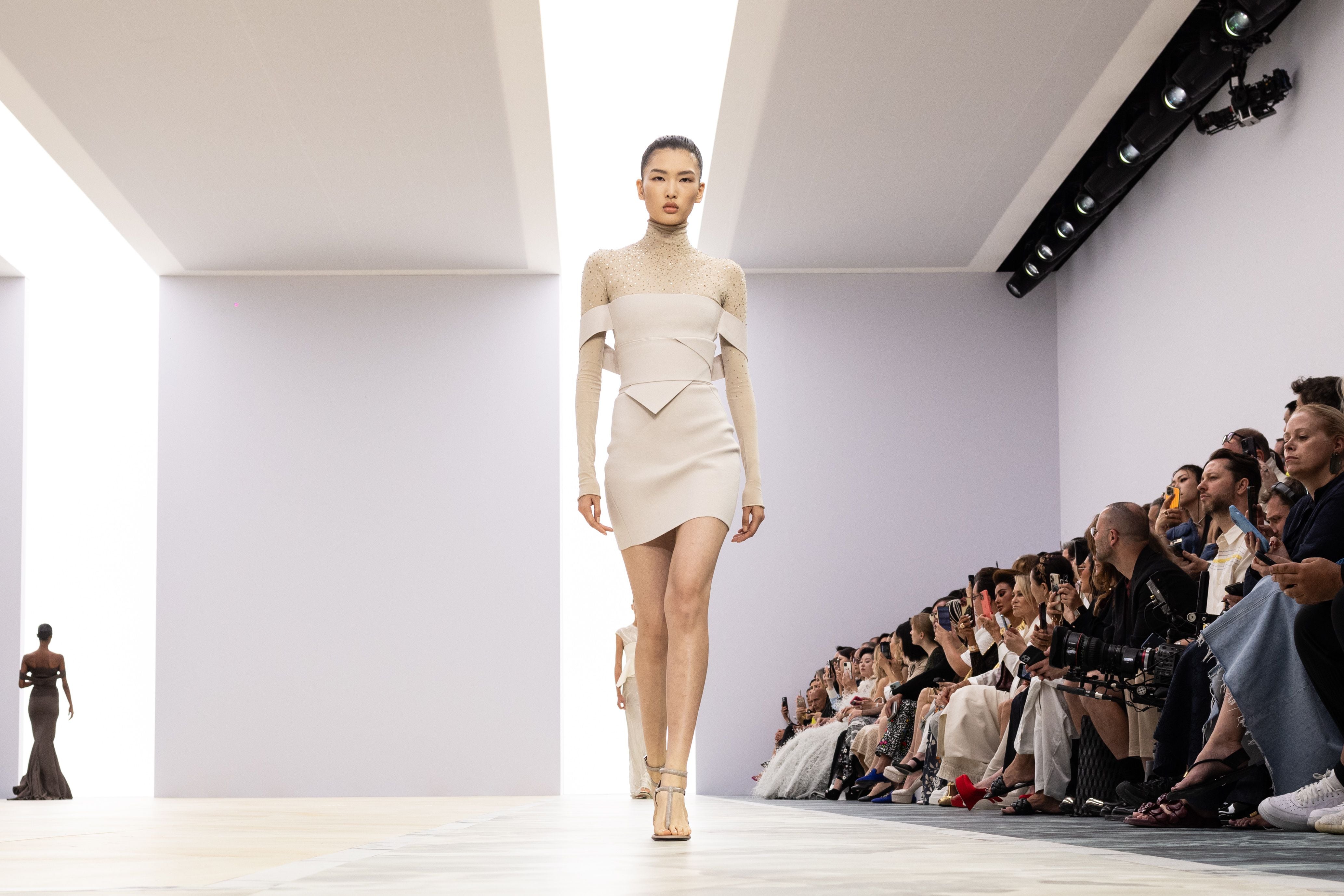 Why Asian Models Are Taking Over the Runways (A Look at Their Growing Popularity and Success)