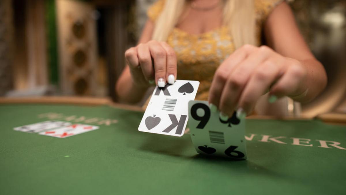 Baccarat Notes: The Best Strategies for Winning at Baccarat and Beating the Odds in Online Casinos