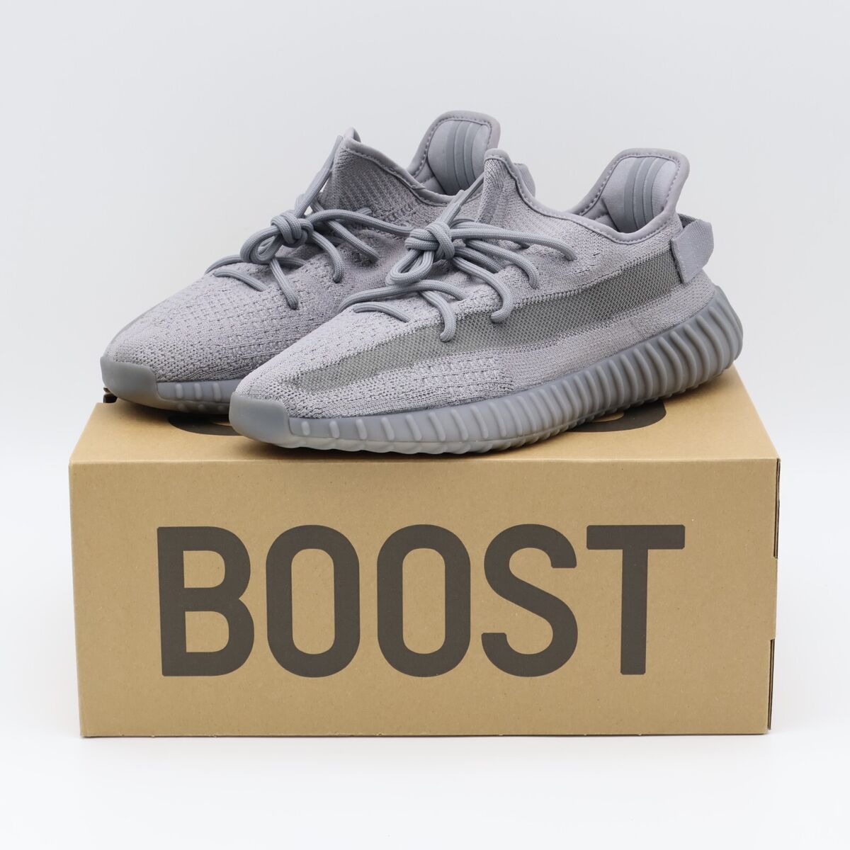 Gray Yeezy Boost 350 V2: Learn how to clean and maintain your sneakers, keep them fresh!