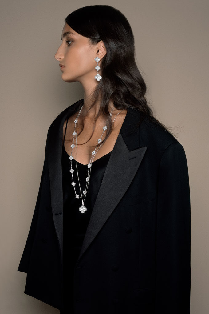 Styling Your Black Van Cleef Necklace: Easy Tips for Everyday Wear