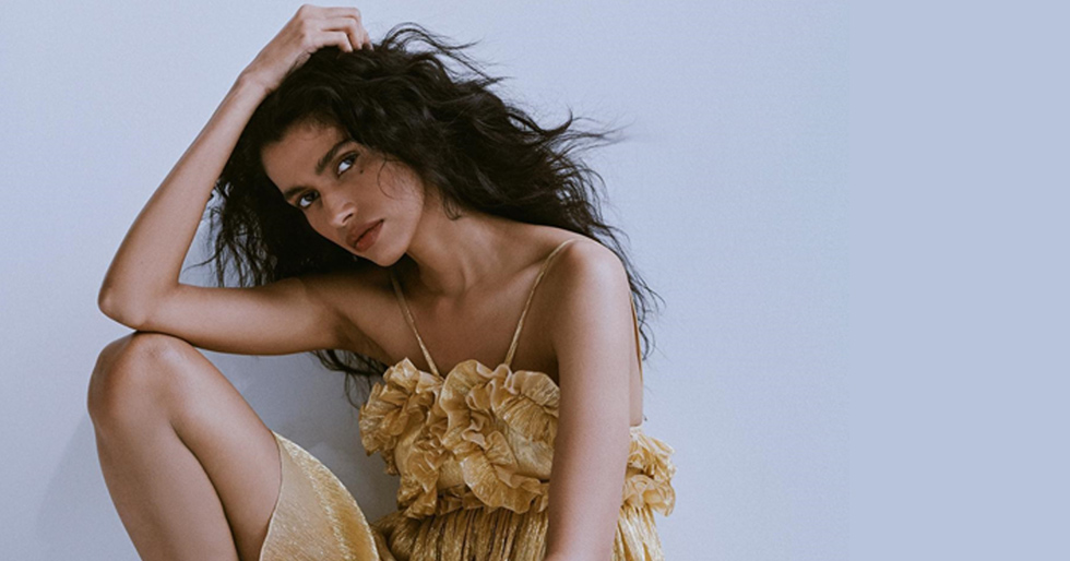 Who are the top Asia supermodels? Check out this list of famous and successful models!