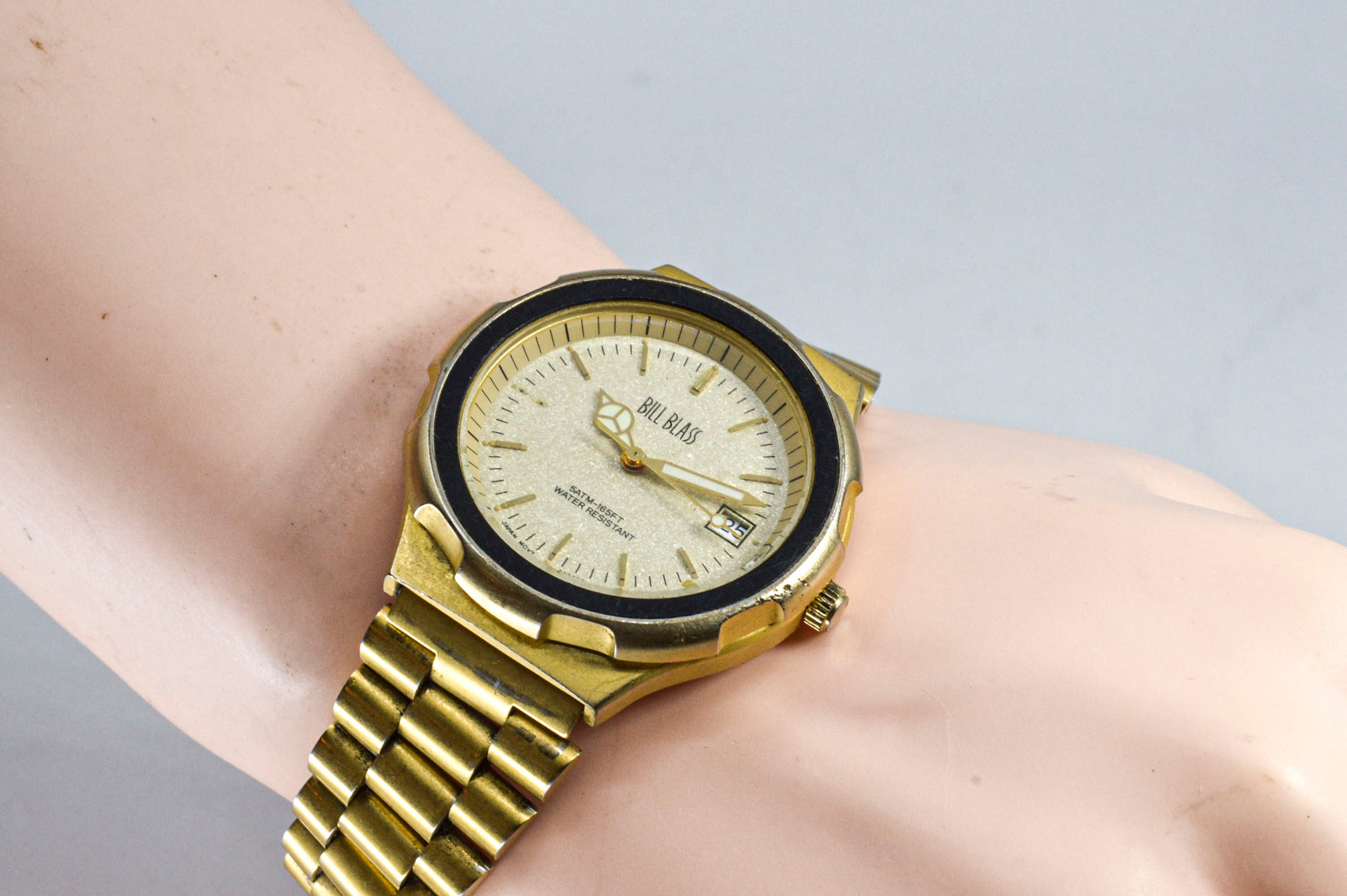 Best Bill Blass Watch for Men and Women (Top Picks and Buying Tips)