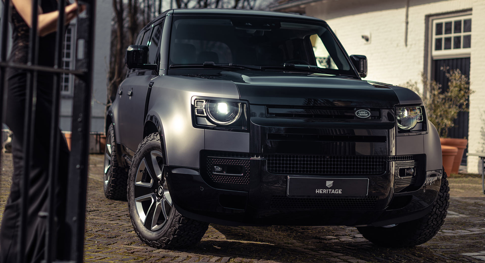 Create Your Own Land Rover Defender Blacked Out: A Step-by-Step Guide for You.