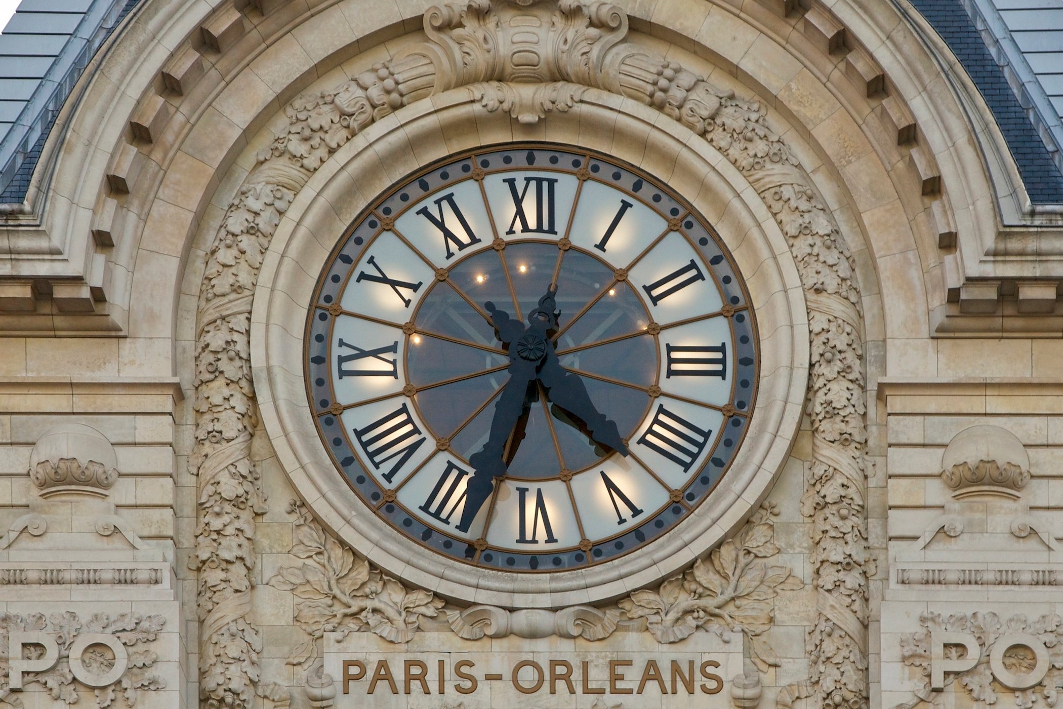 Roman Numeral Clock IIII: Learn the Easy History Behind This Unique Choice!