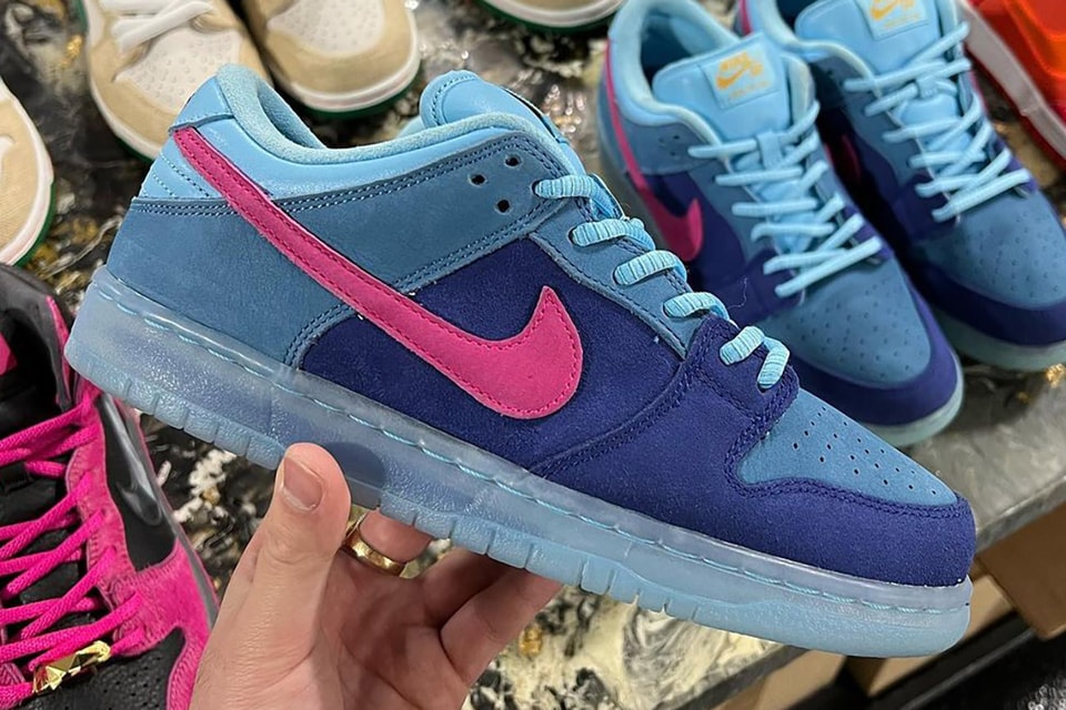 pink and blue dunks