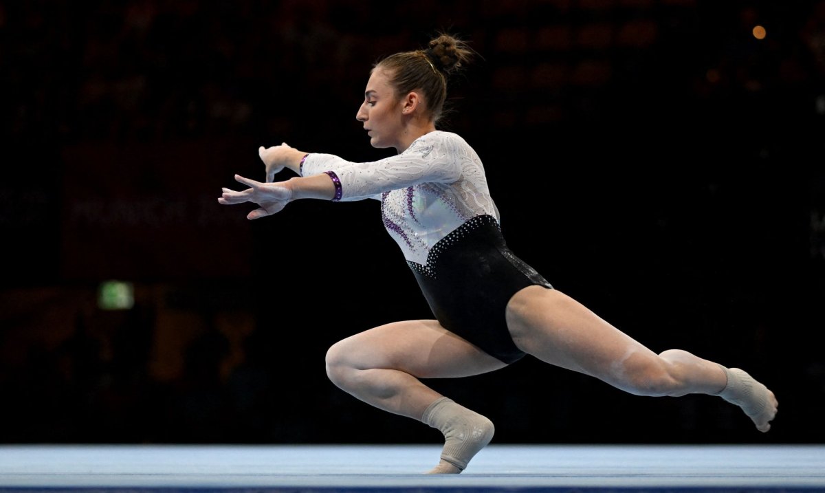 Angela Andreoli Height Compared to Others: (See How She Stacks Up)