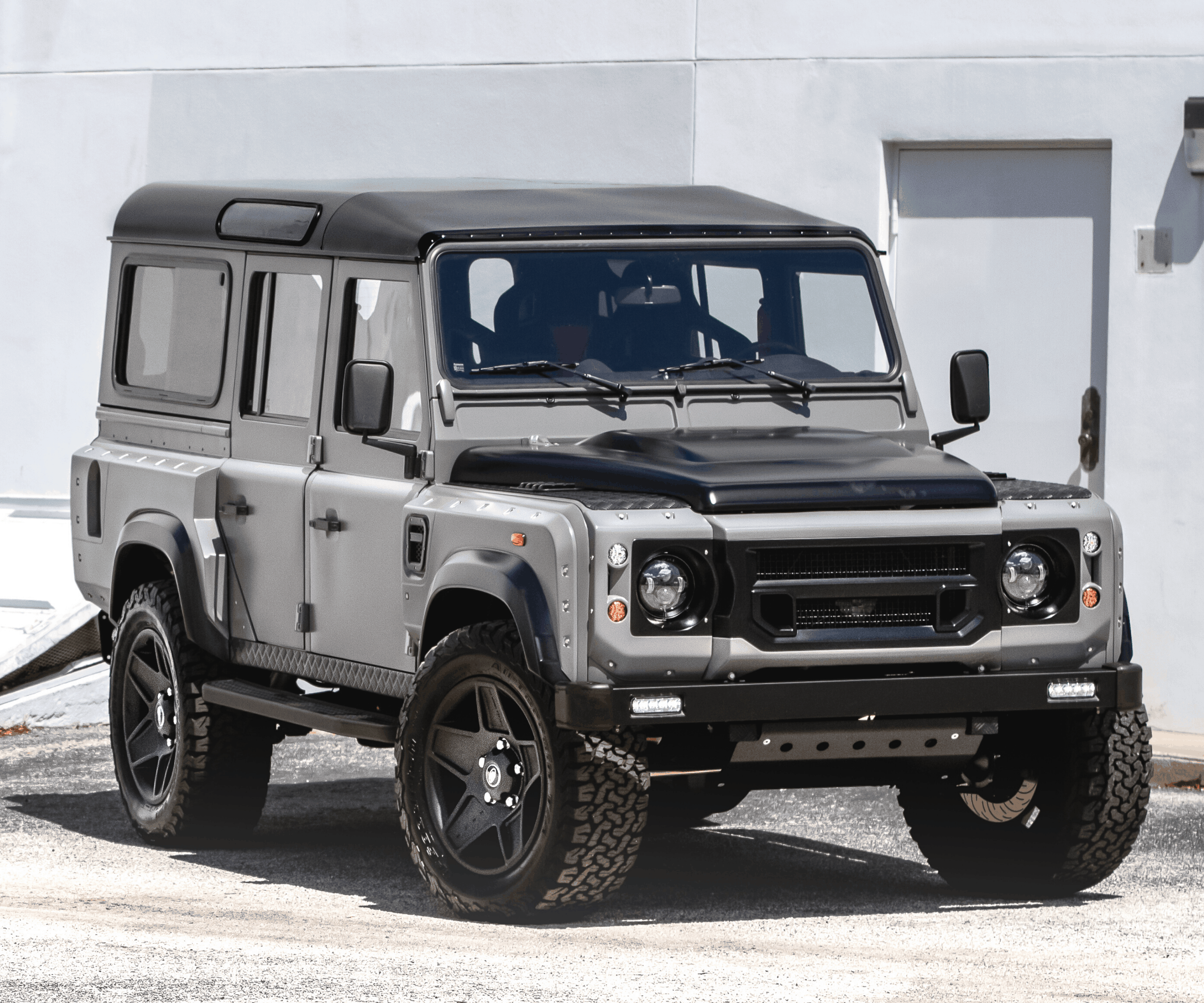 Create Your Own Land Rover Defender Blacked Out: A Step-by-Step Guide for You.