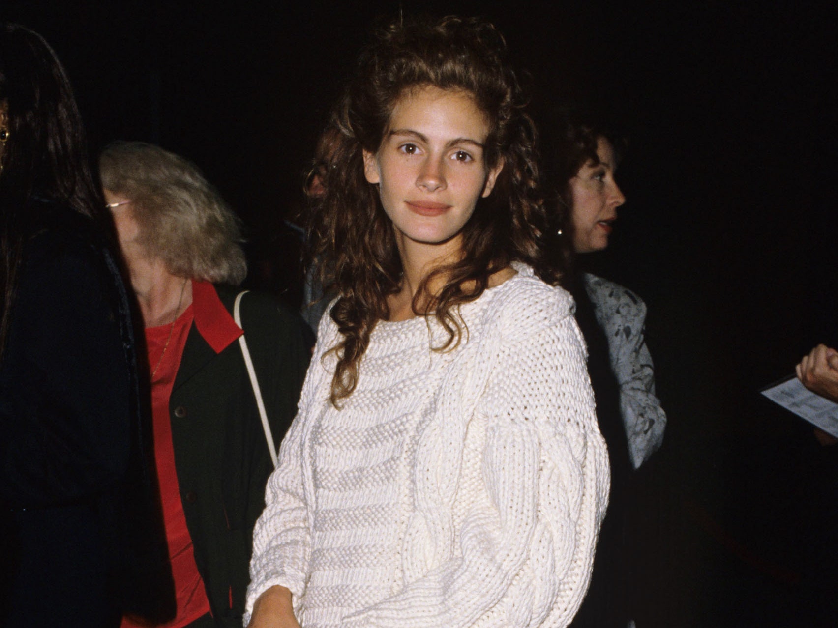 young julia roberts photos(check out these stunning pictures from her early days)