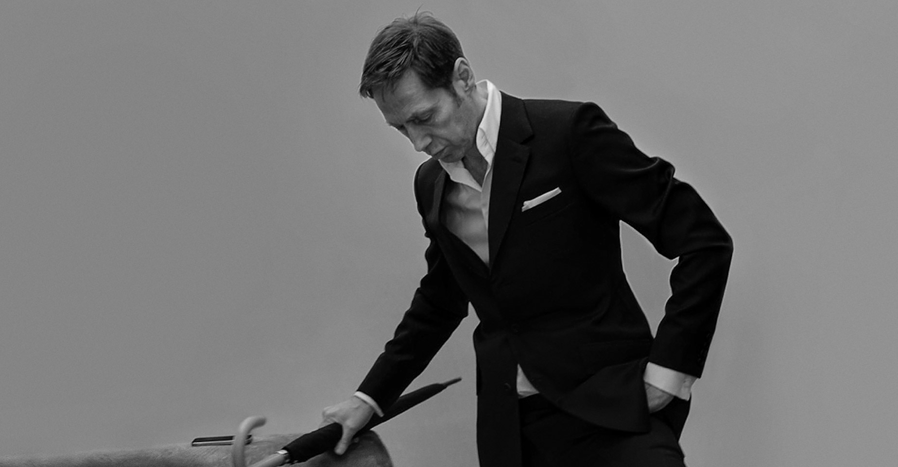 Nick Knight Photo Documentary: Behind the Scenes With a Photography Icon (Experience the Creative Process of a True Legend)