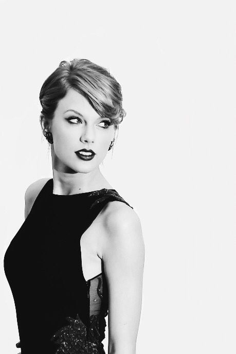 Stunning Taylor Swift White Background Pictures Youll Love