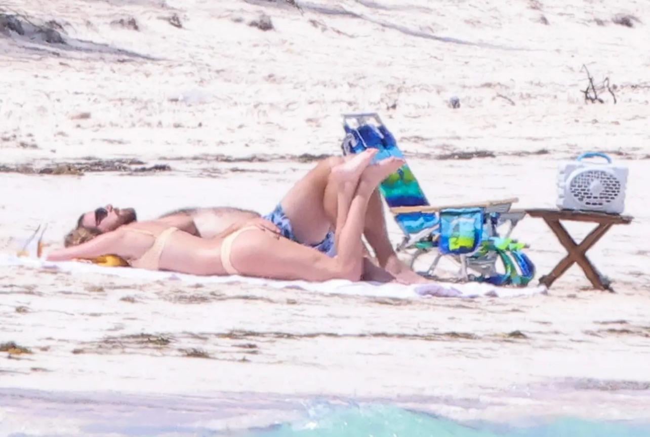 Taylor Swift in a Swimsuit: Fans Go Wild for Her Stunning Beach Body