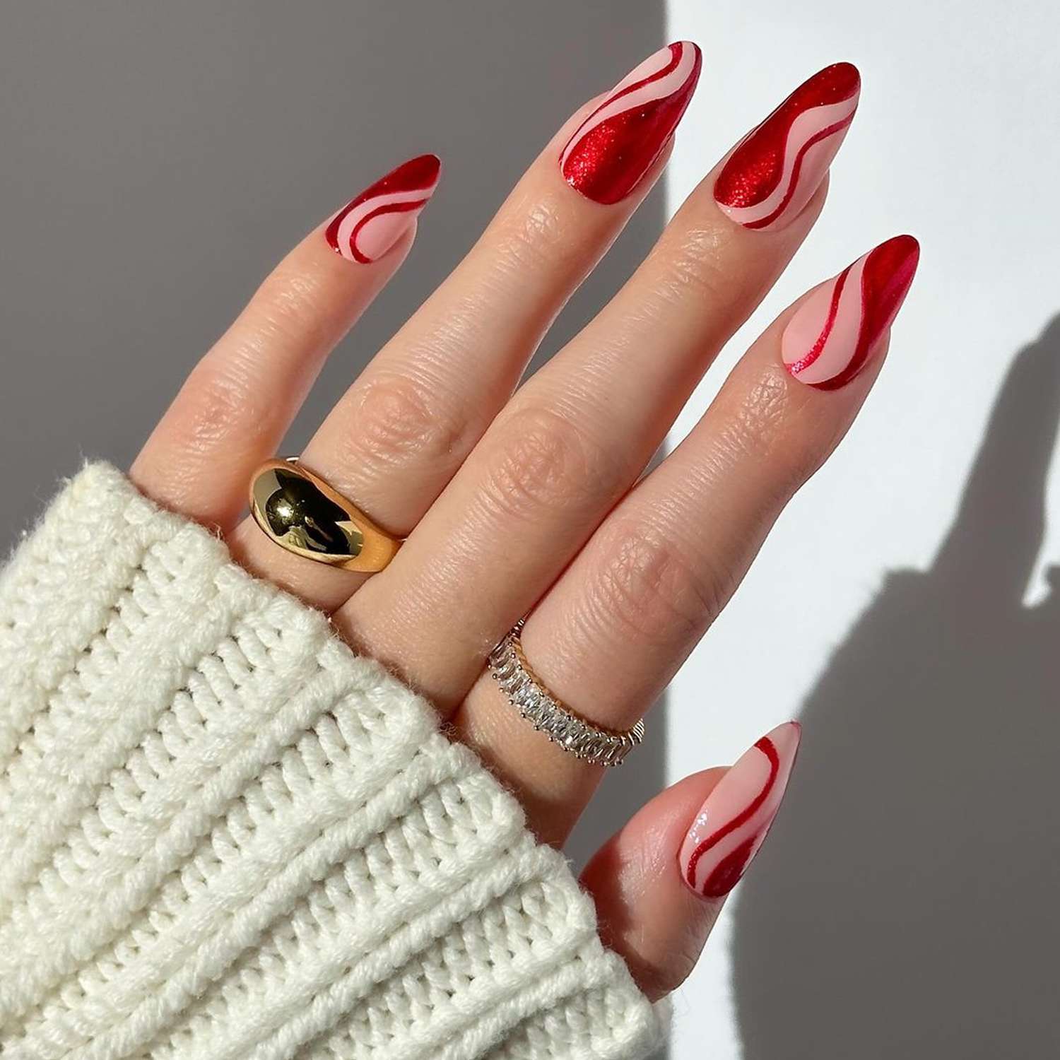 Stunning Nail Designs Red: Get Inspired by These Ideas!