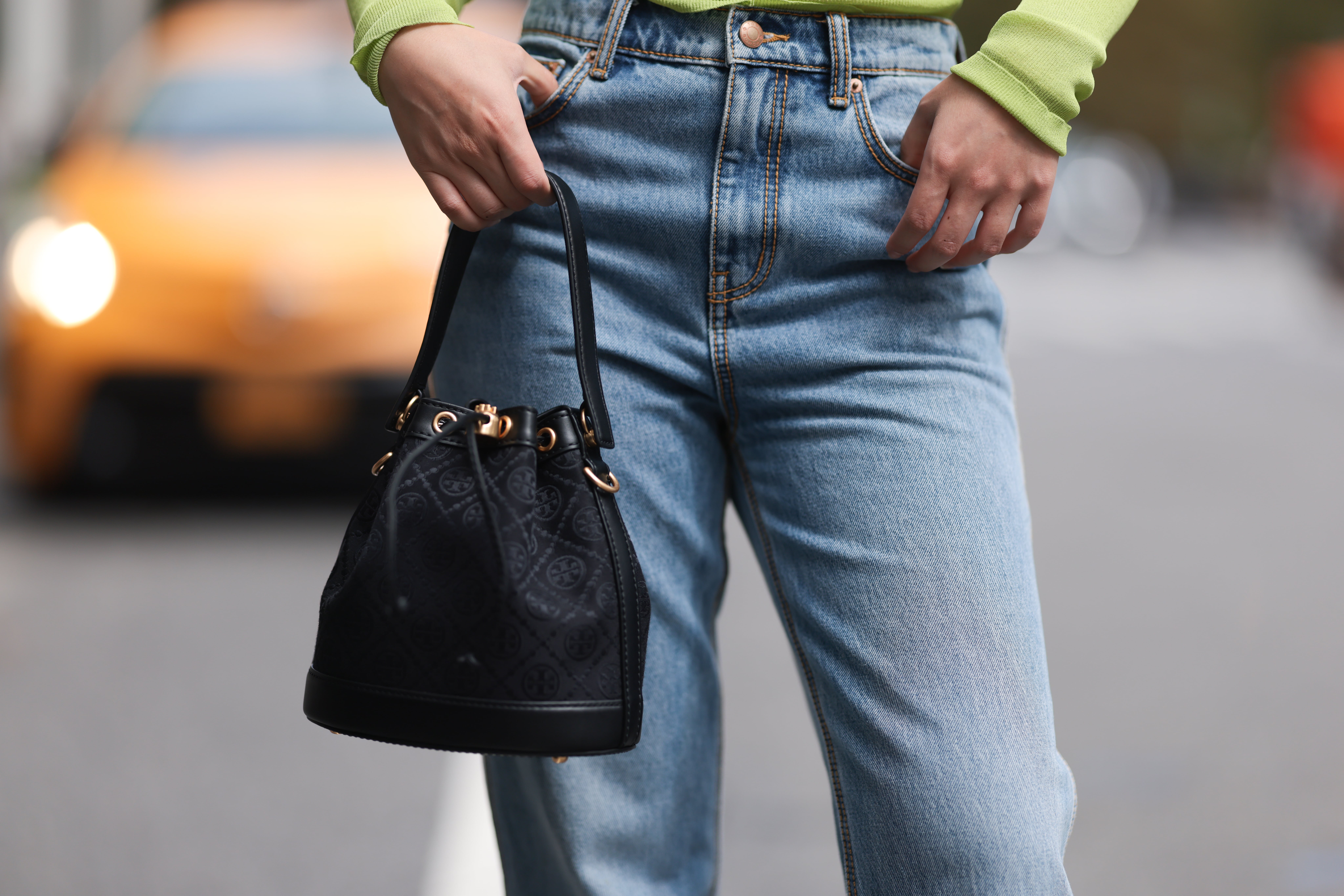 Where to Buy Bucket Handbags? Check Out These Great Deals on the Hottest Styles!