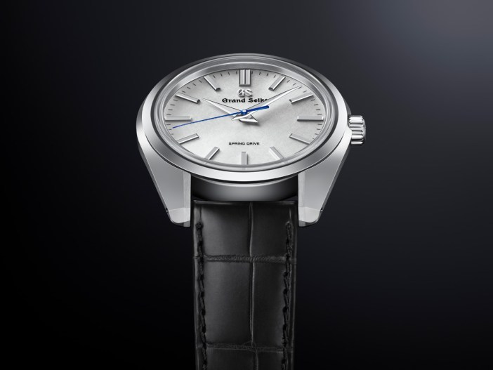 Unboxing the Grand Seiko SBGY011: First impressions and key features.