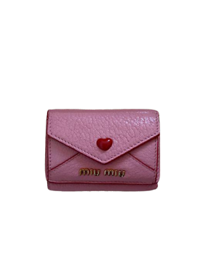 Get a miu miu love wallet: How to Pick the Right One for You!