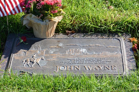 John Waynes Gravestone: Is It Worth Visiting? Fans Share Their Experiences and Photos