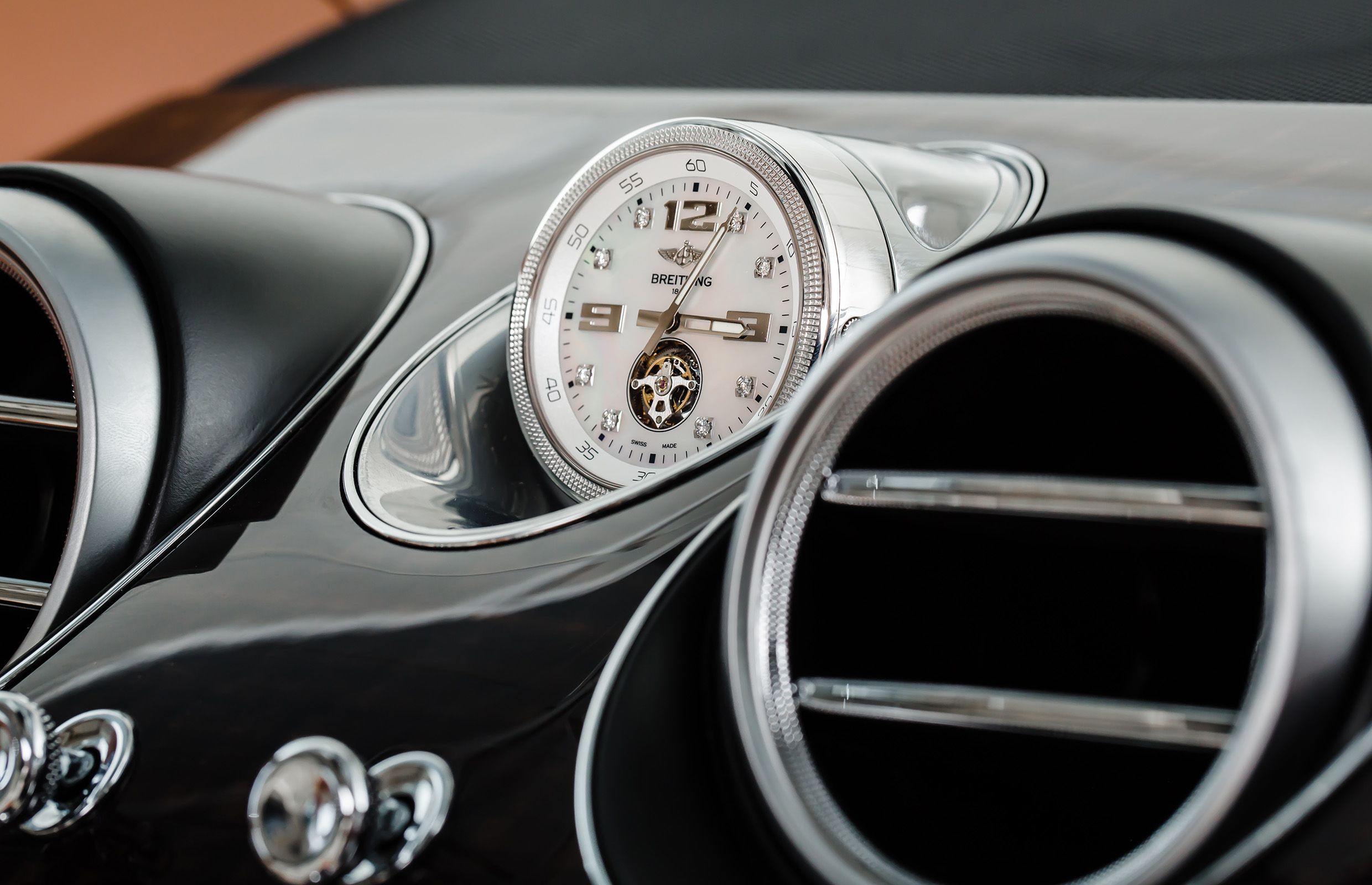 How to Find the Best Bentley Breitling Clock - Top Tips for Luxury Car Owners!