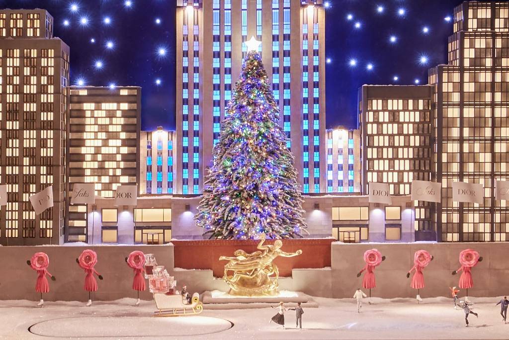 Christmas Windows at Saks Fifth Avenue: Check Out the Stunning 2023 Holiday Display