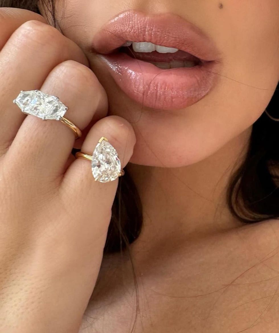 Emily Ratajkowskis Divorce Rings: Whats the Story Behind Her New Bling?