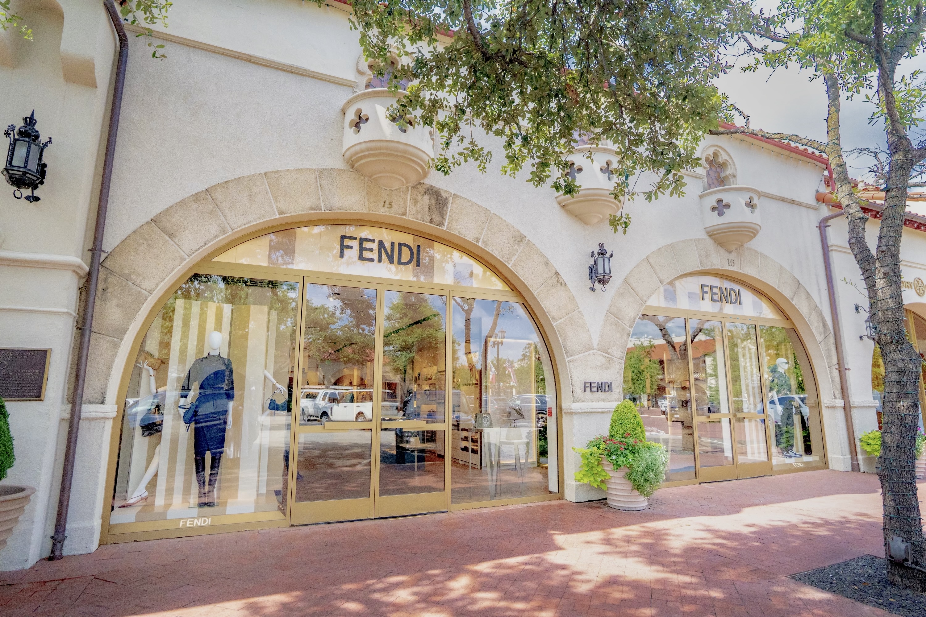 Is fendi dallas highland park village store Worth Visiting? A Quick Review!