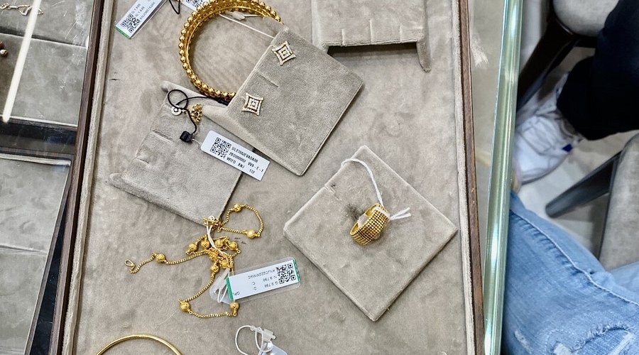 Visiting Tanishq USA Stores: What You Need to Know Before You Go