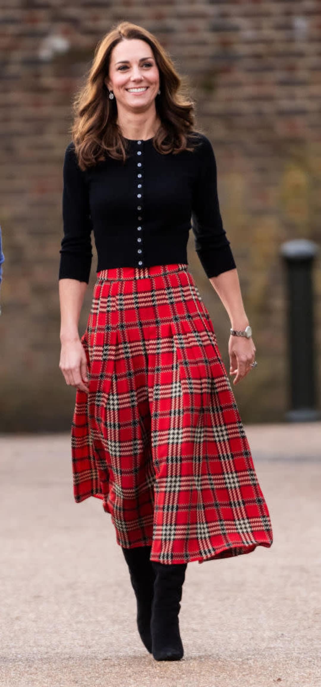 Long Red Tartan Skirt for Every Occasion: Dress It Up or Down
