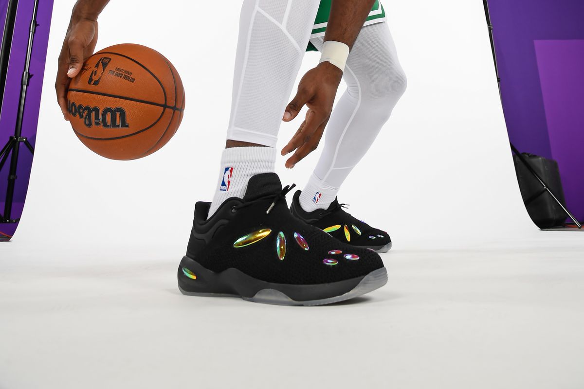 jaylen brown shoe