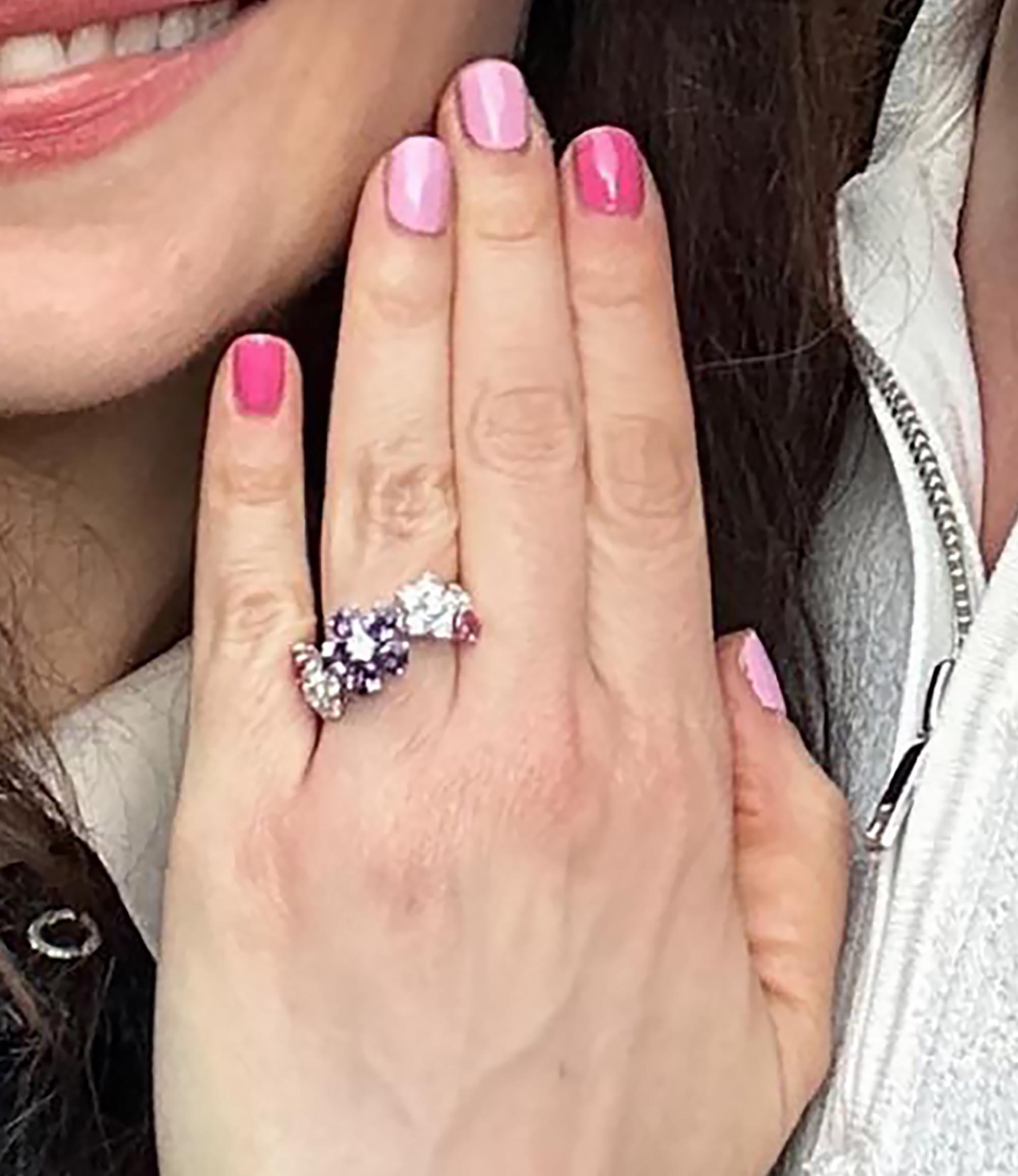 Zooey Deschanels Engagement Ring: Check Out the Pics and Get All the Details