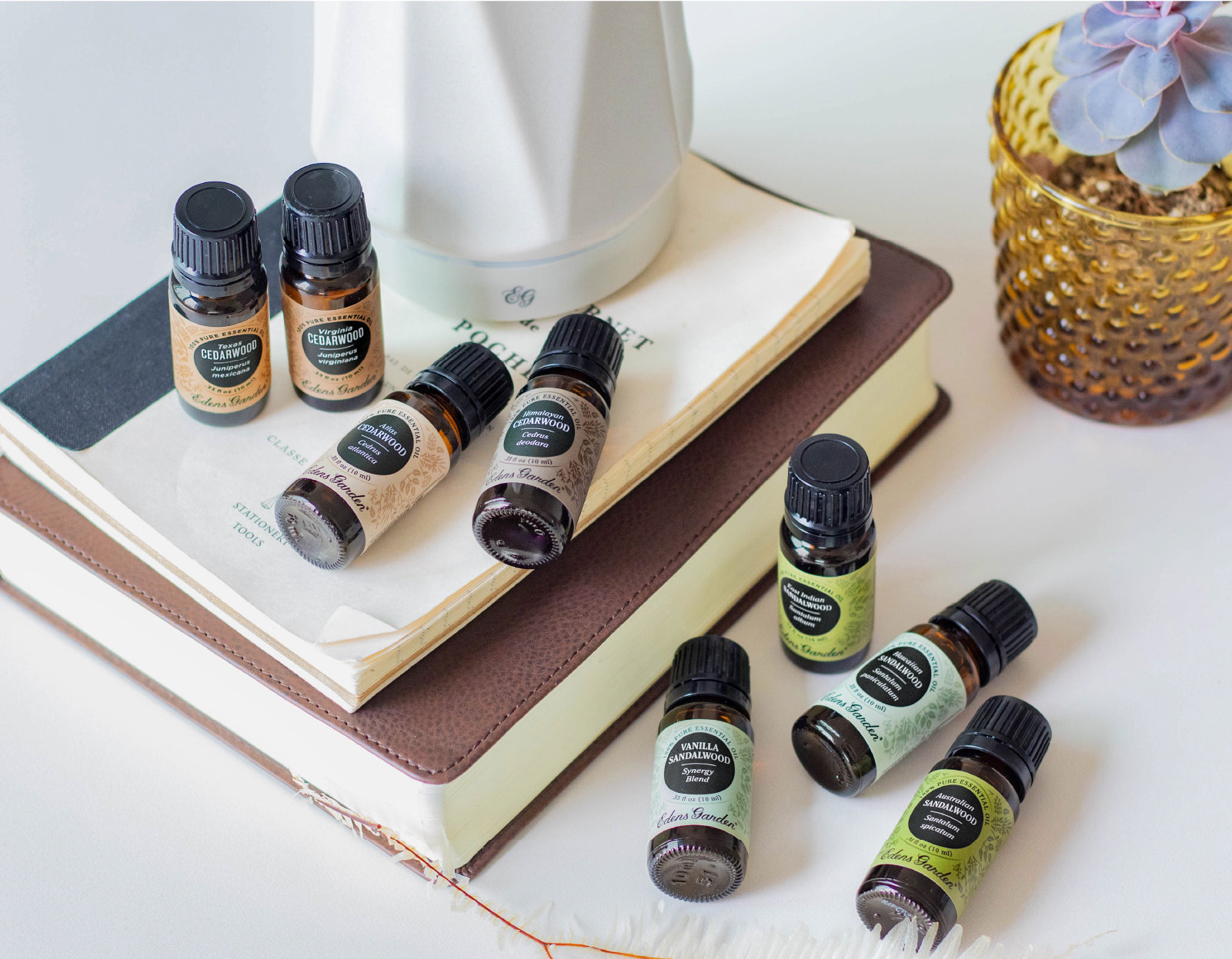 Sandalwood vs Cedarwood: Learn Which Woody Scent Suits You Best!