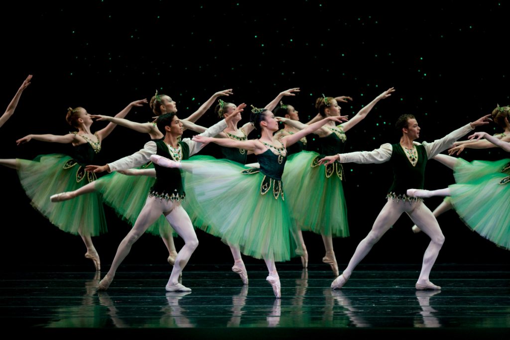 Find Your Ballet Jewel: A Simple Guide to Elegant Accessories