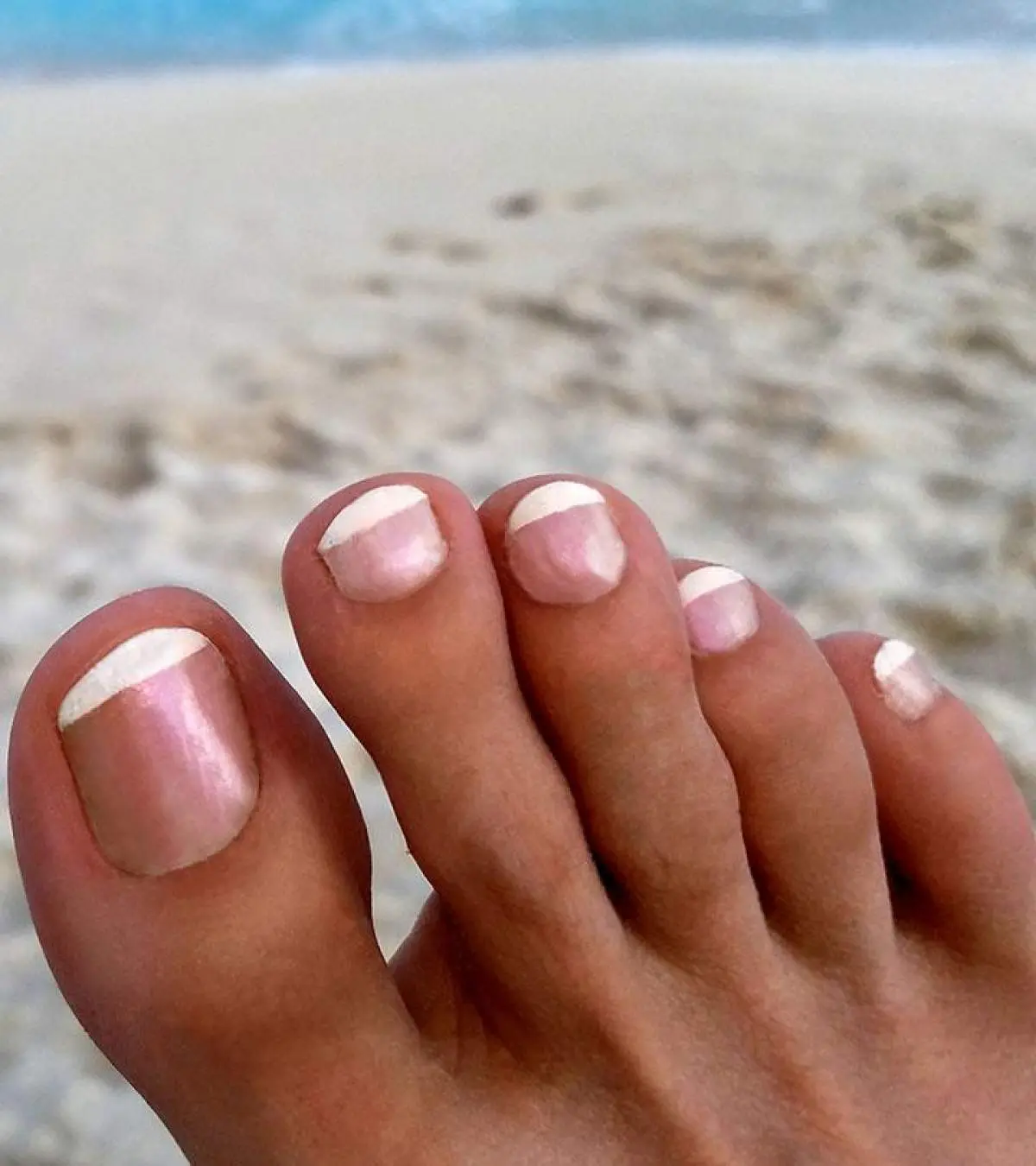 White French Toes: Easy Guide (Get the Perfect Look at Home in Simple Steps)