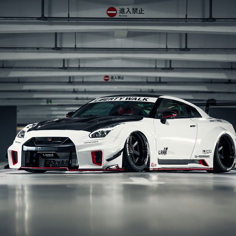 gtr r35 wide body kit: Where to buy and what to consider.