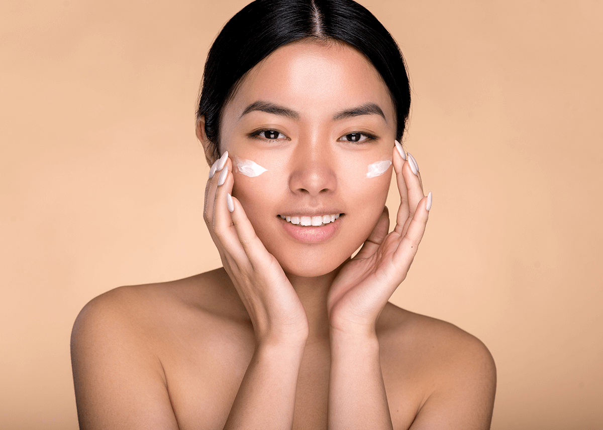 Primer Before Moisturizer or After? Skincare Experts Finally Settle the Debate.