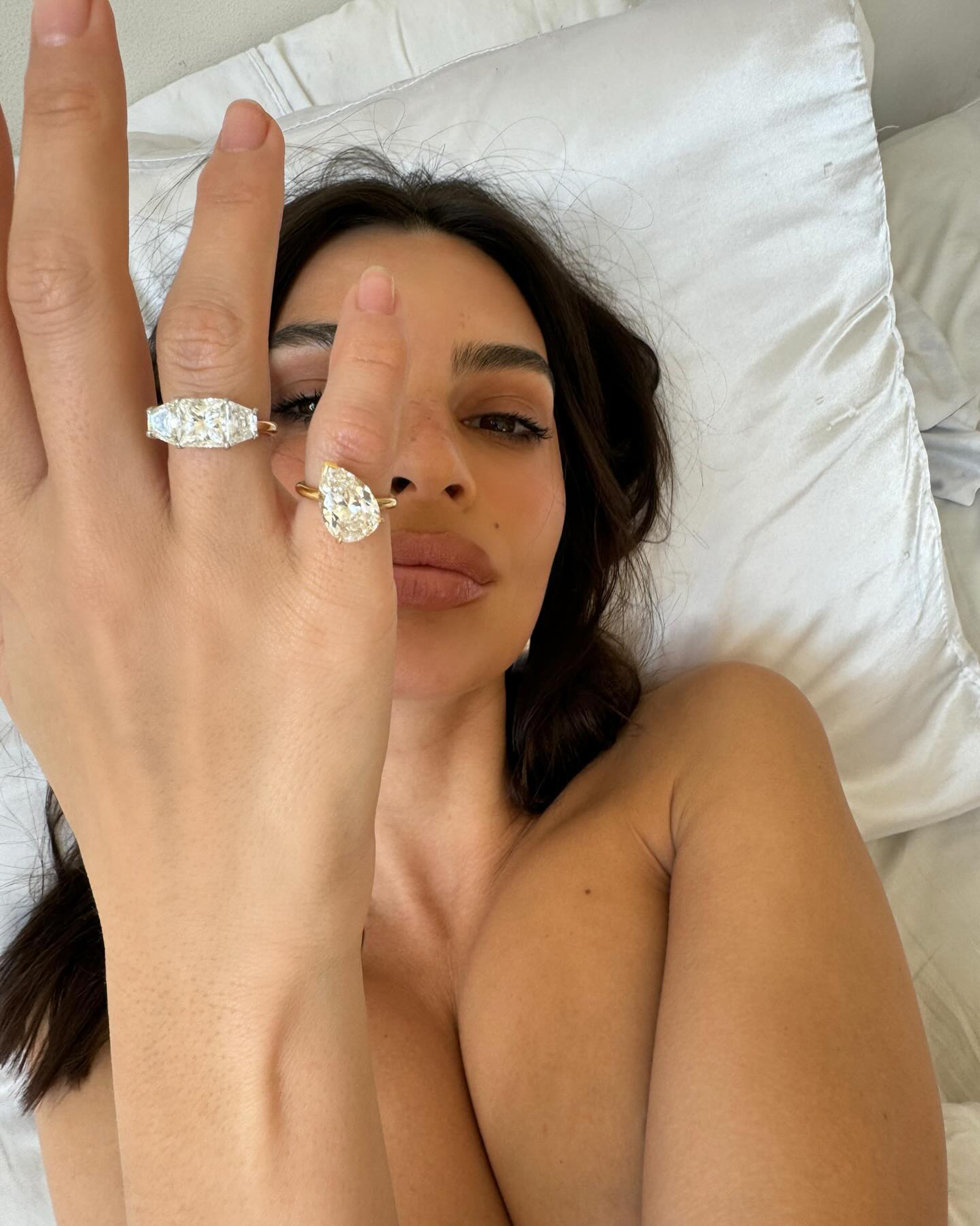 Emily Ratajkowskis Divorce Rings: Whats the Story Behind Her New Bling?