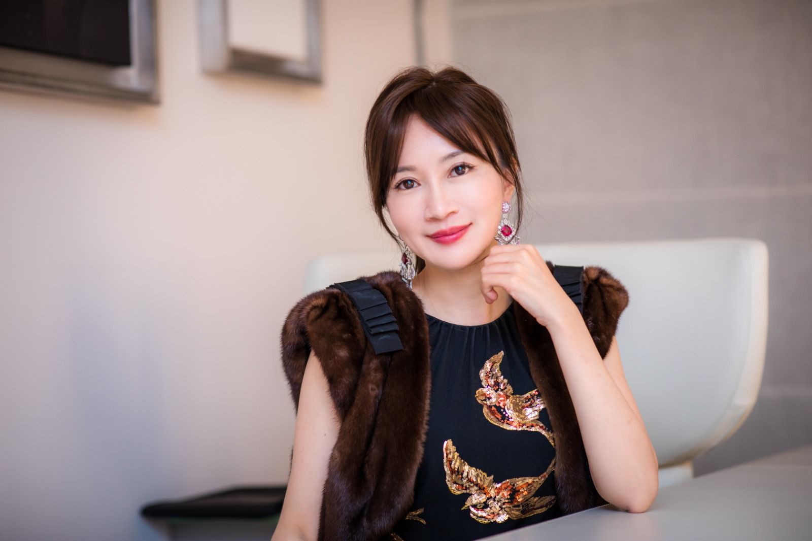 Anna Hu jewelry: Why is it so popular? Learn about the artist and her unique style
