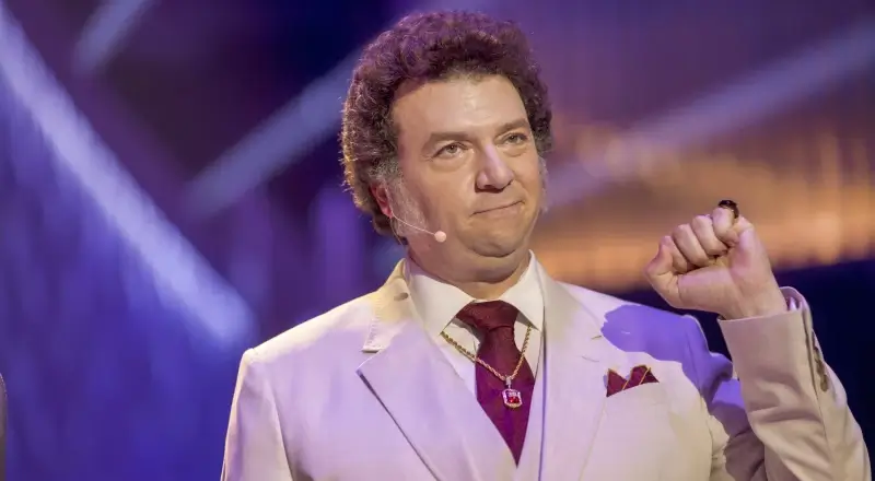 Jesse Gemstone, discover the hilarious antics of this Righteous Gemstones character!