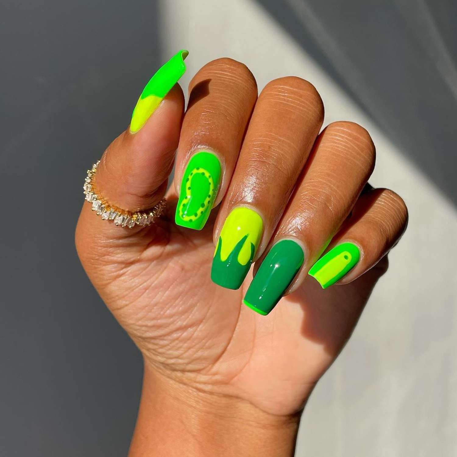 Neon green nail designs: Simple ideas you can do at home